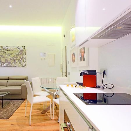 Prado Suite Madrid Exteriör bild