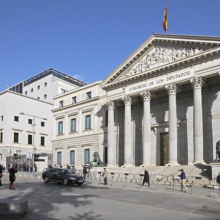 Prado Suite Madrid Exteriör bild