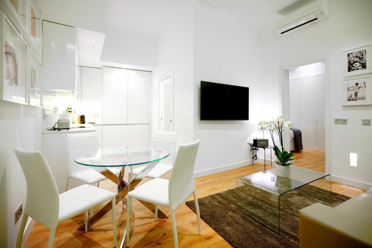 Prado Suite Madrid Exteriör bild
