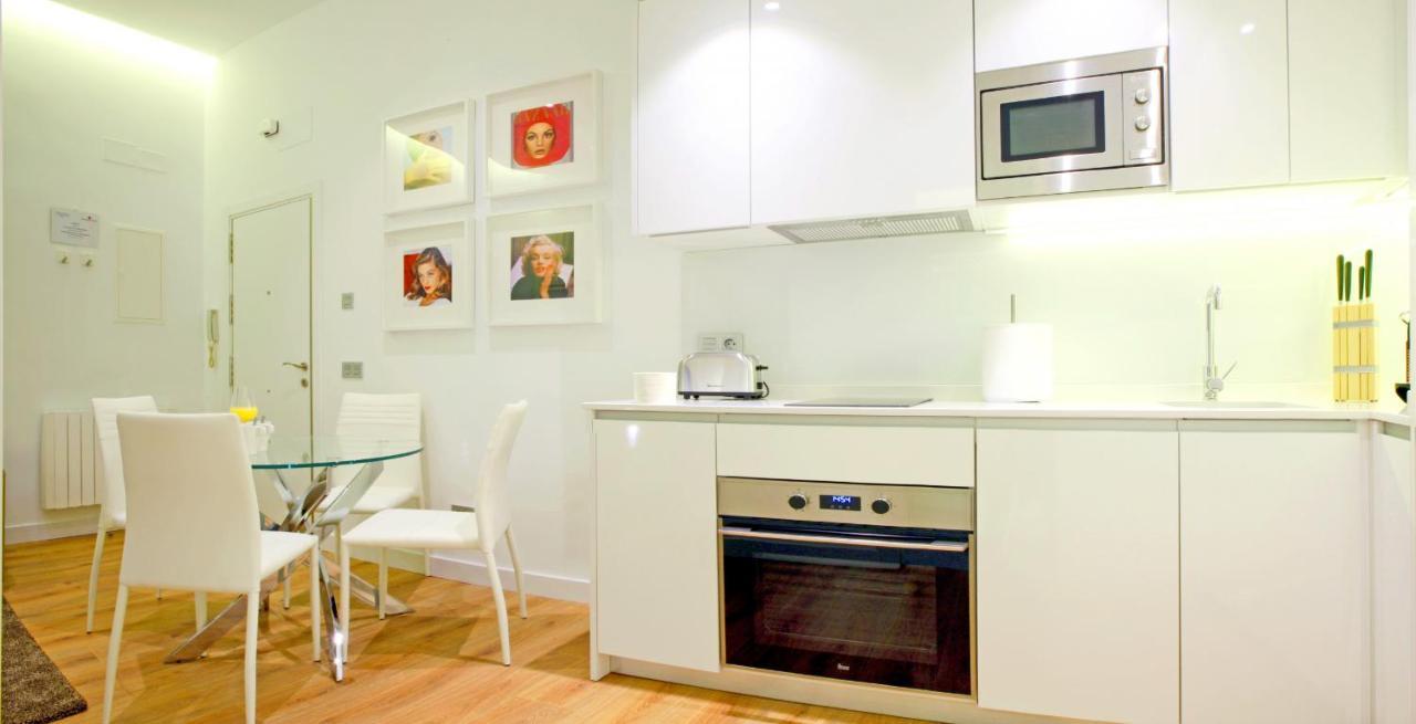 Prado Suite Madrid Exteriör bild
