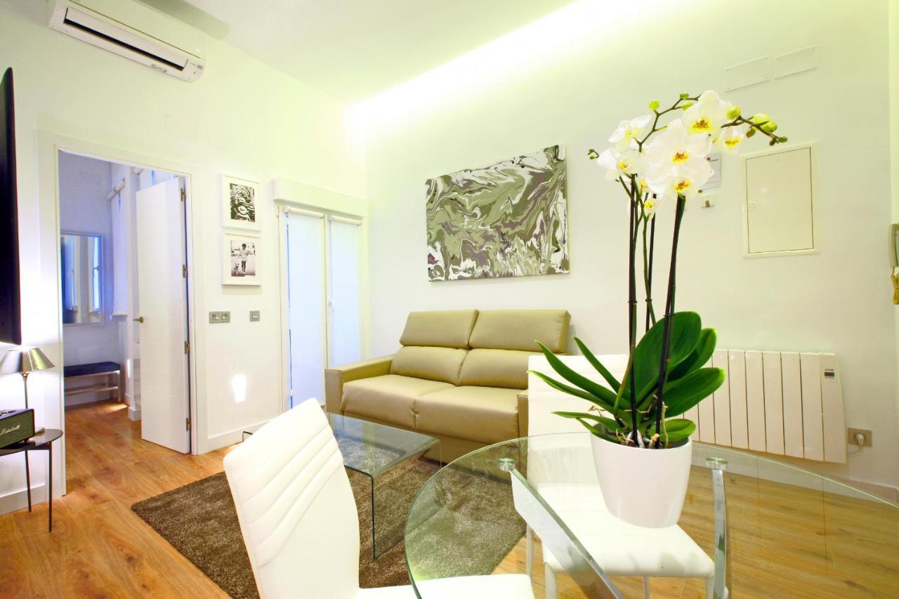 Prado Suite Madrid Exteriör bild