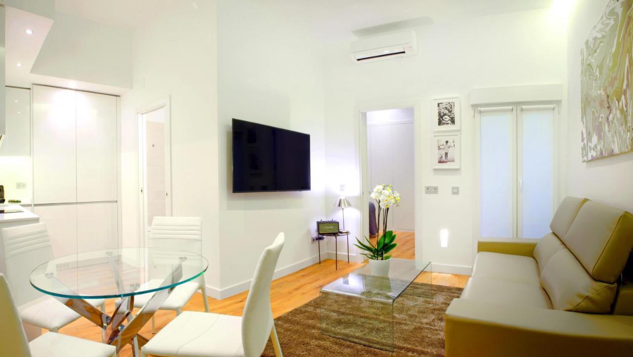 Prado Suite Madrid Exteriör bild