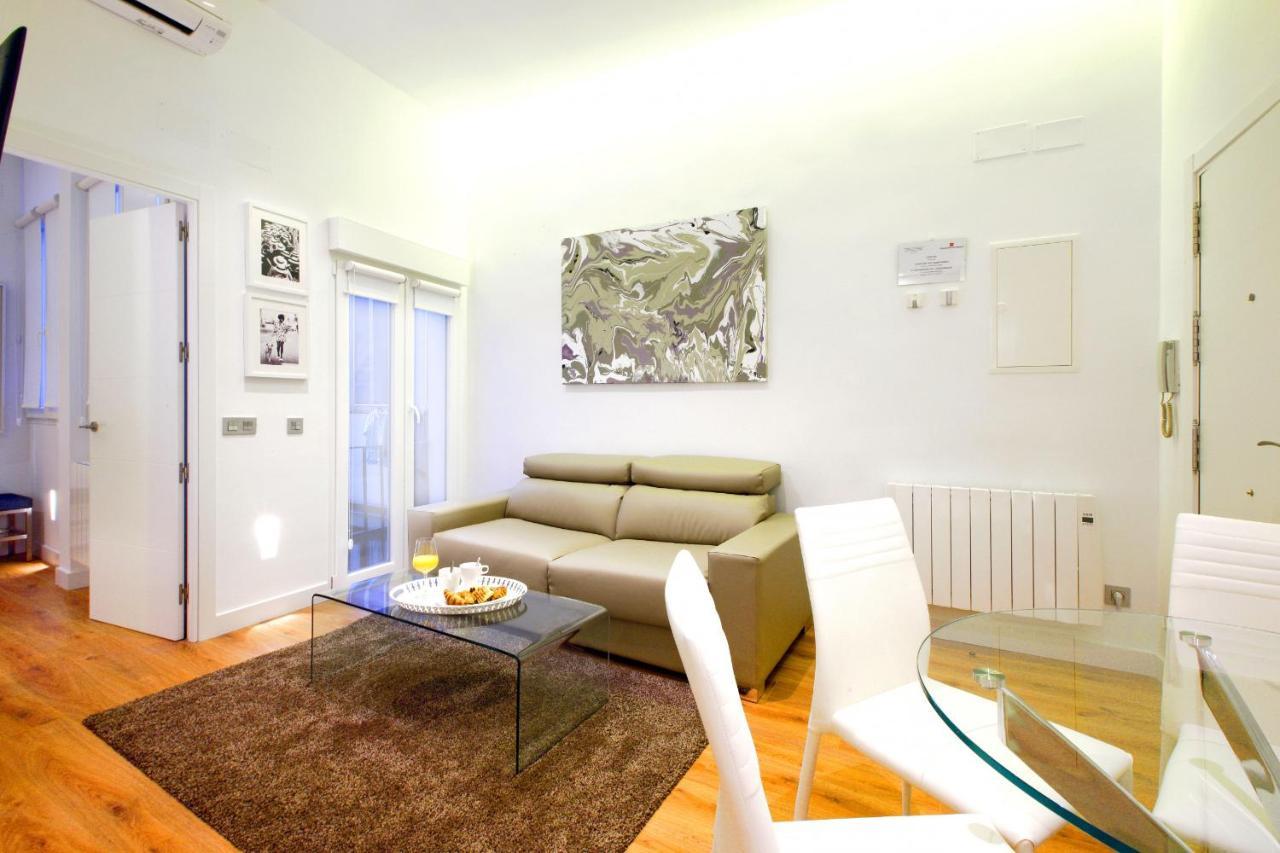 Prado Suite Madrid Exteriör bild