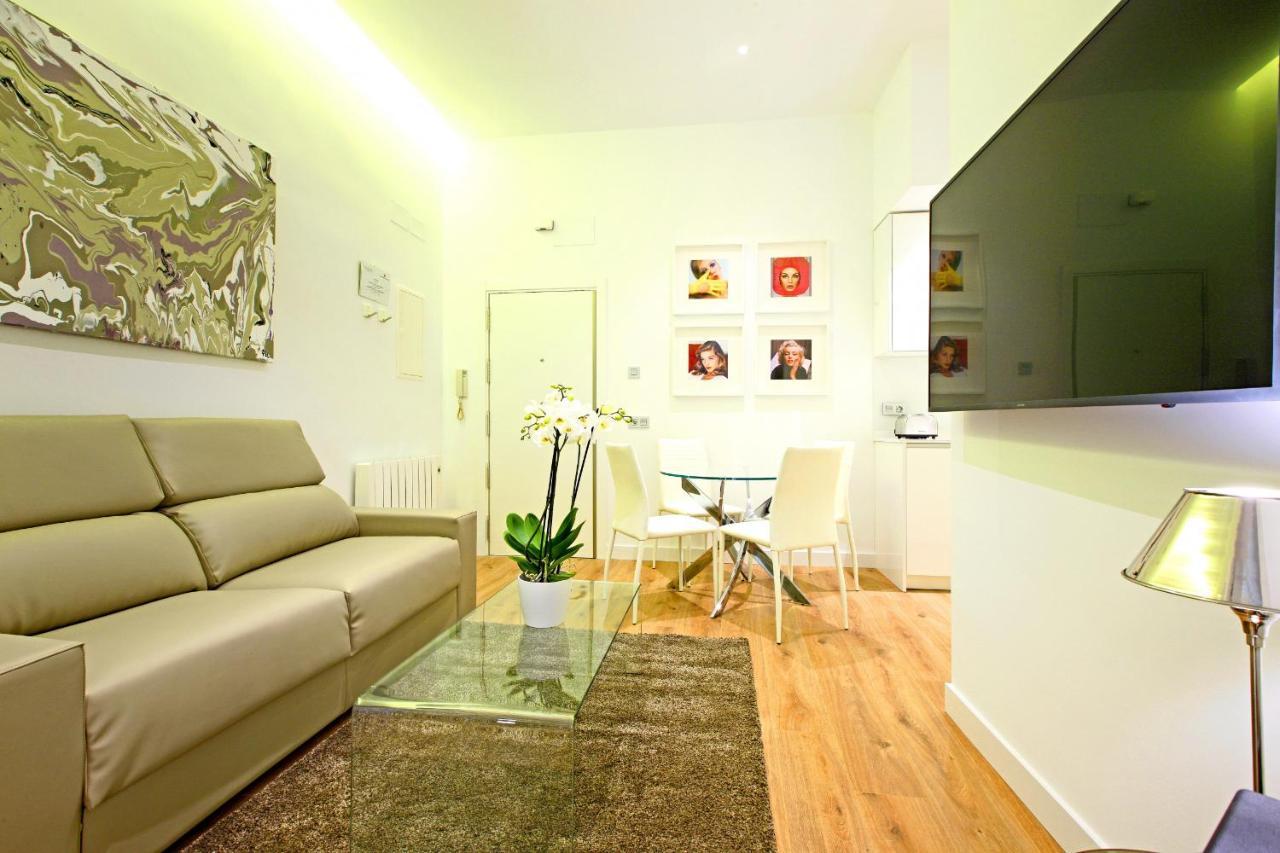 Prado Suite Madrid Exteriör bild