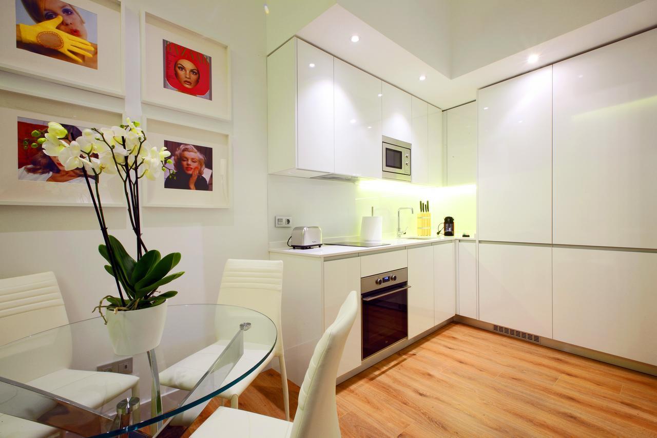 Prado Suite Madrid Exteriör bild