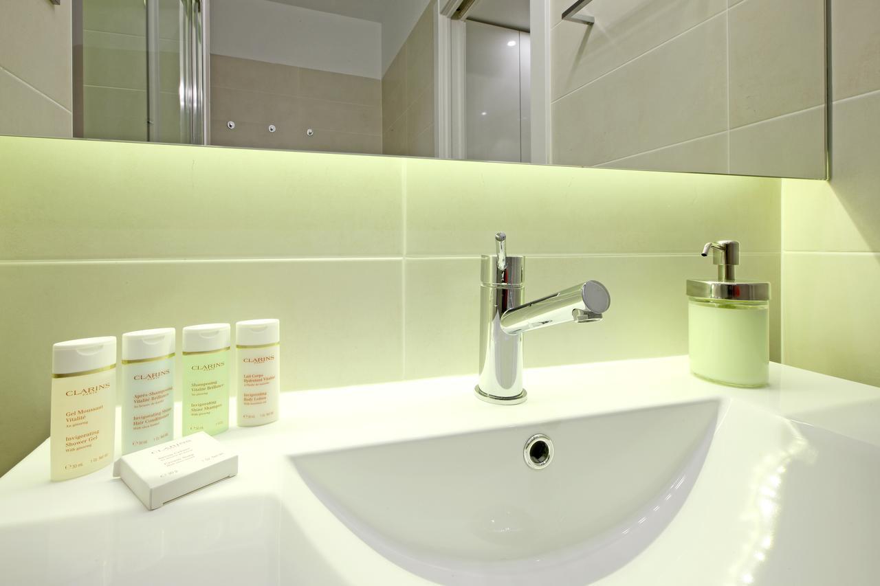 Prado Suite Madrid Exteriör bild