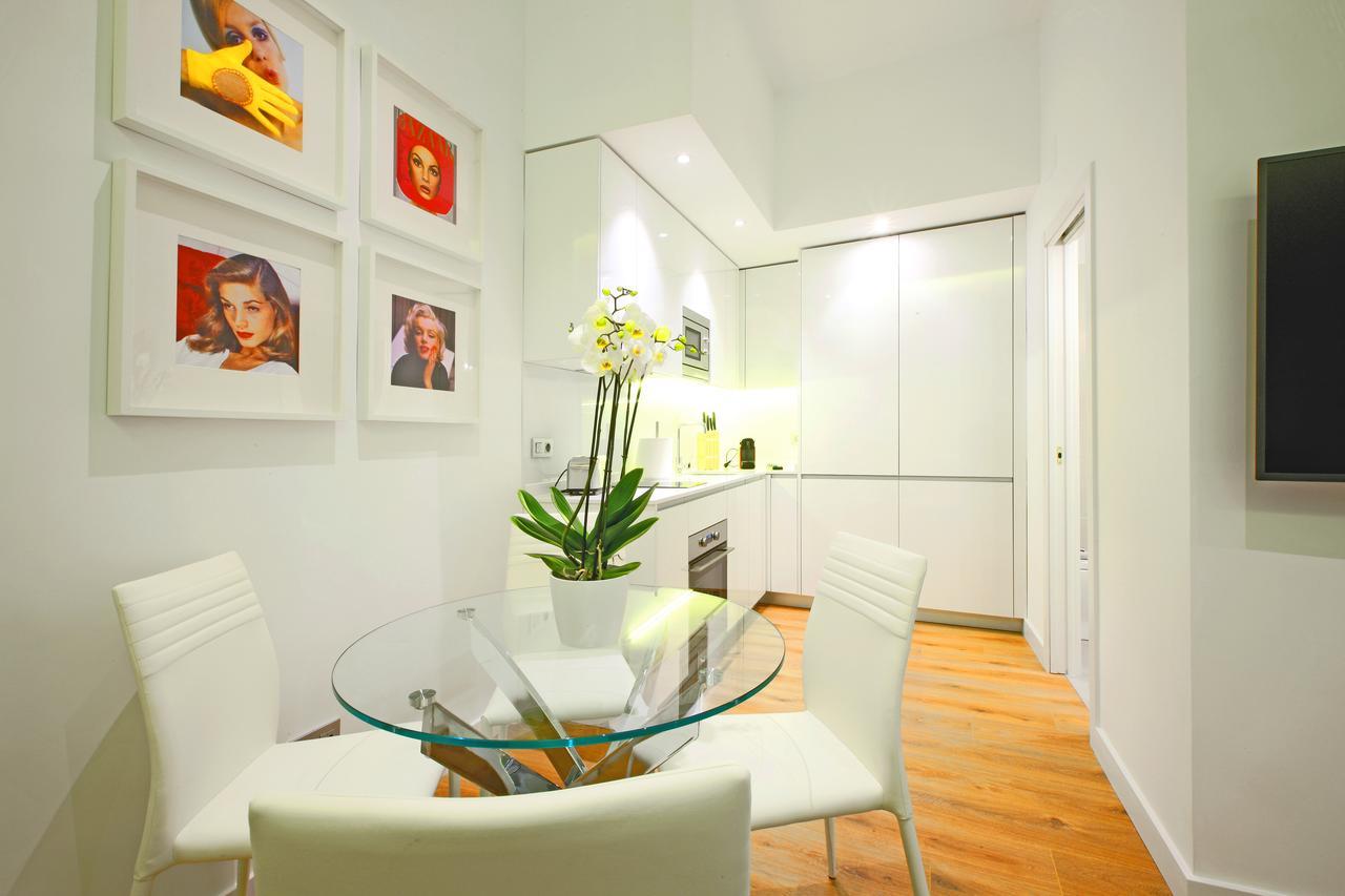 Prado Suite Madrid Exteriör bild