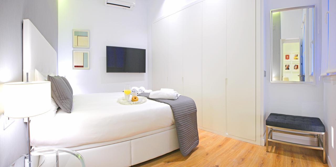 Prado Suite Madrid Exteriör bild