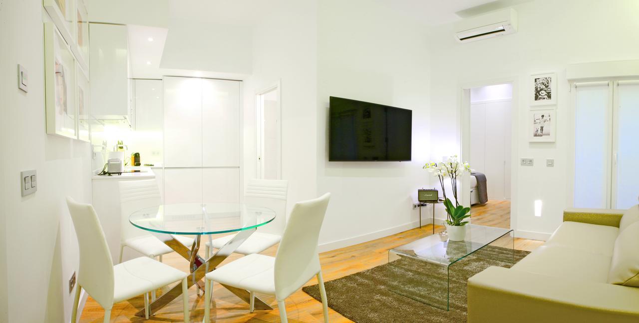 Prado Suite Madrid Exteriör bild