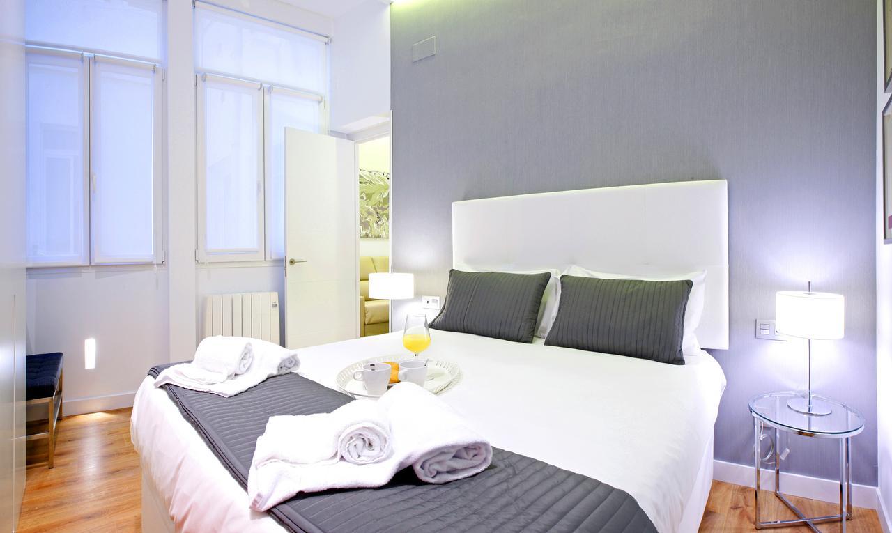 Prado Suite Madrid Exteriör bild