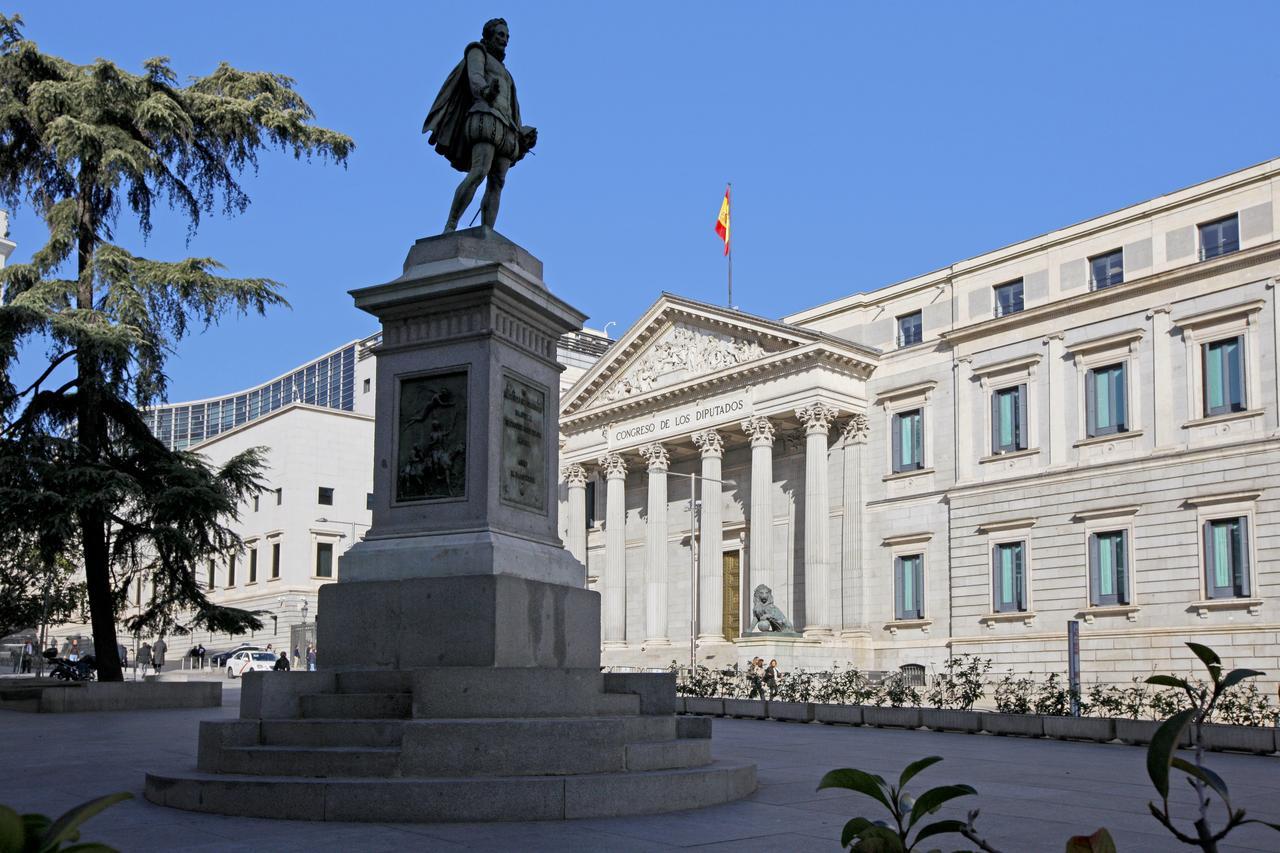 Prado Suite Madrid Exteriör bild