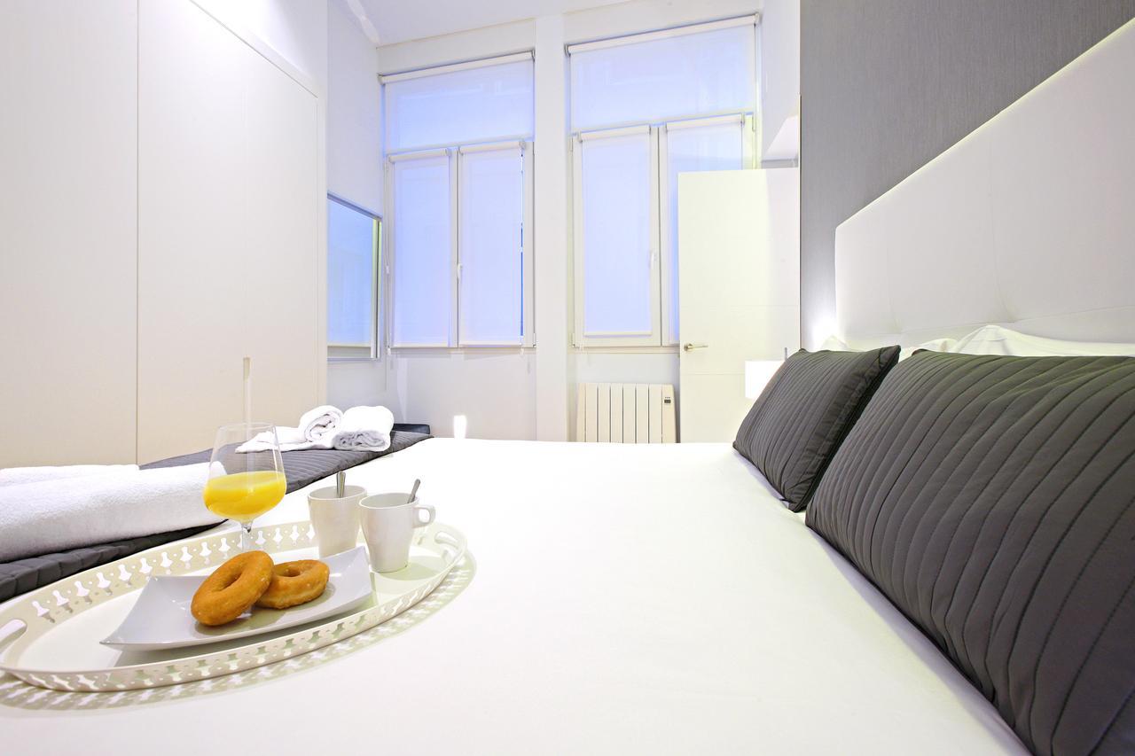 Prado Suite Madrid Exteriör bild