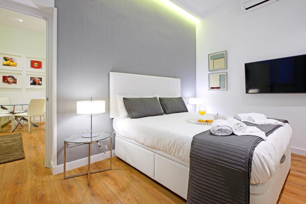 Prado Suite Madrid Exteriör bild