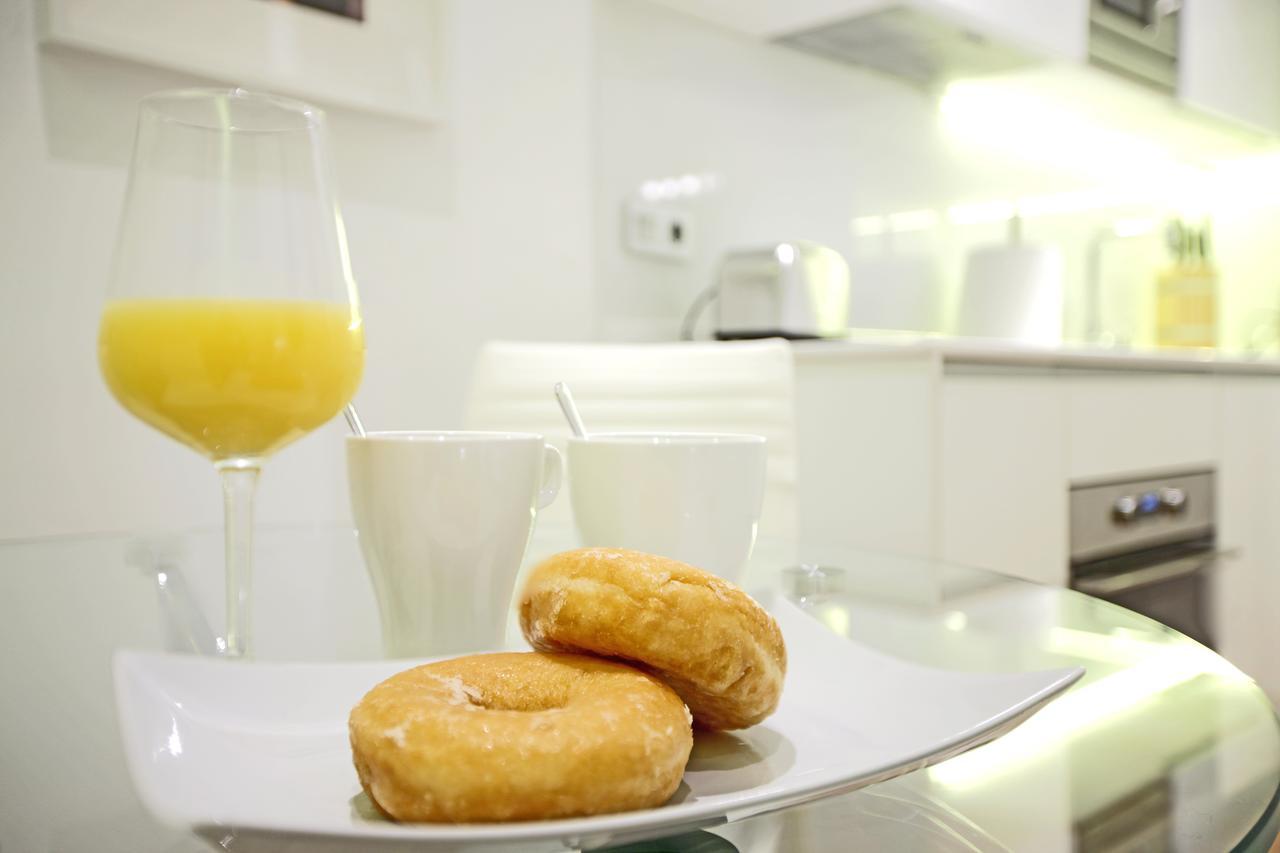 Prado Suite Madrid Exteriör bild