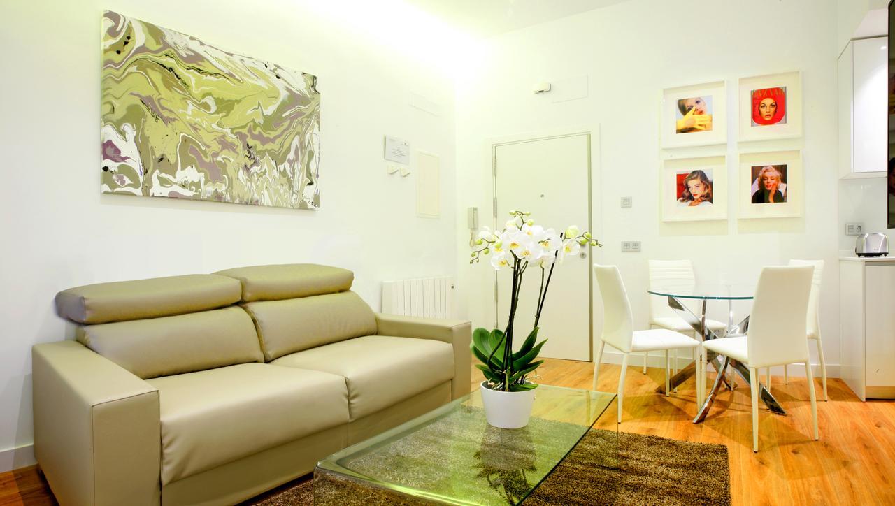 Prado Suite Madrid Exteriör bild