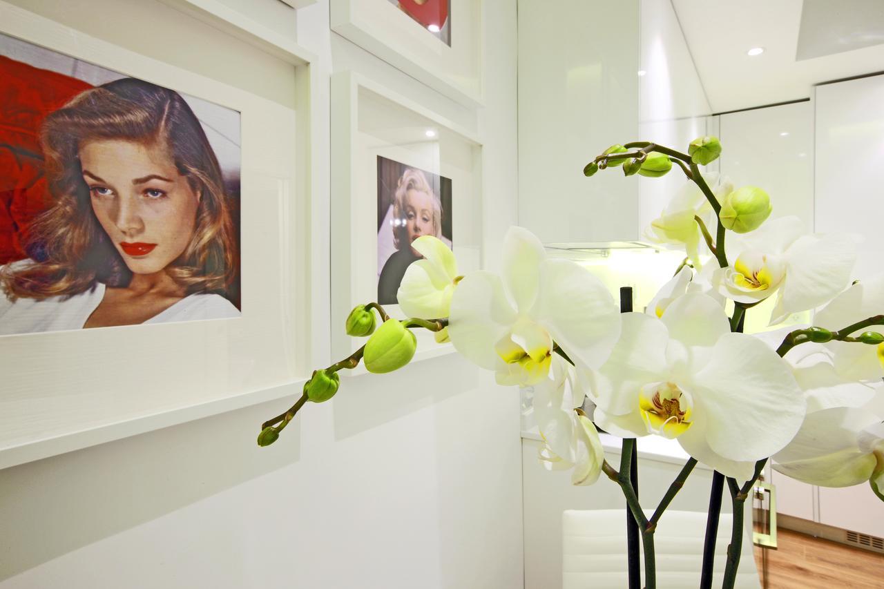 Prado Suite Madrid Exteriör bild
