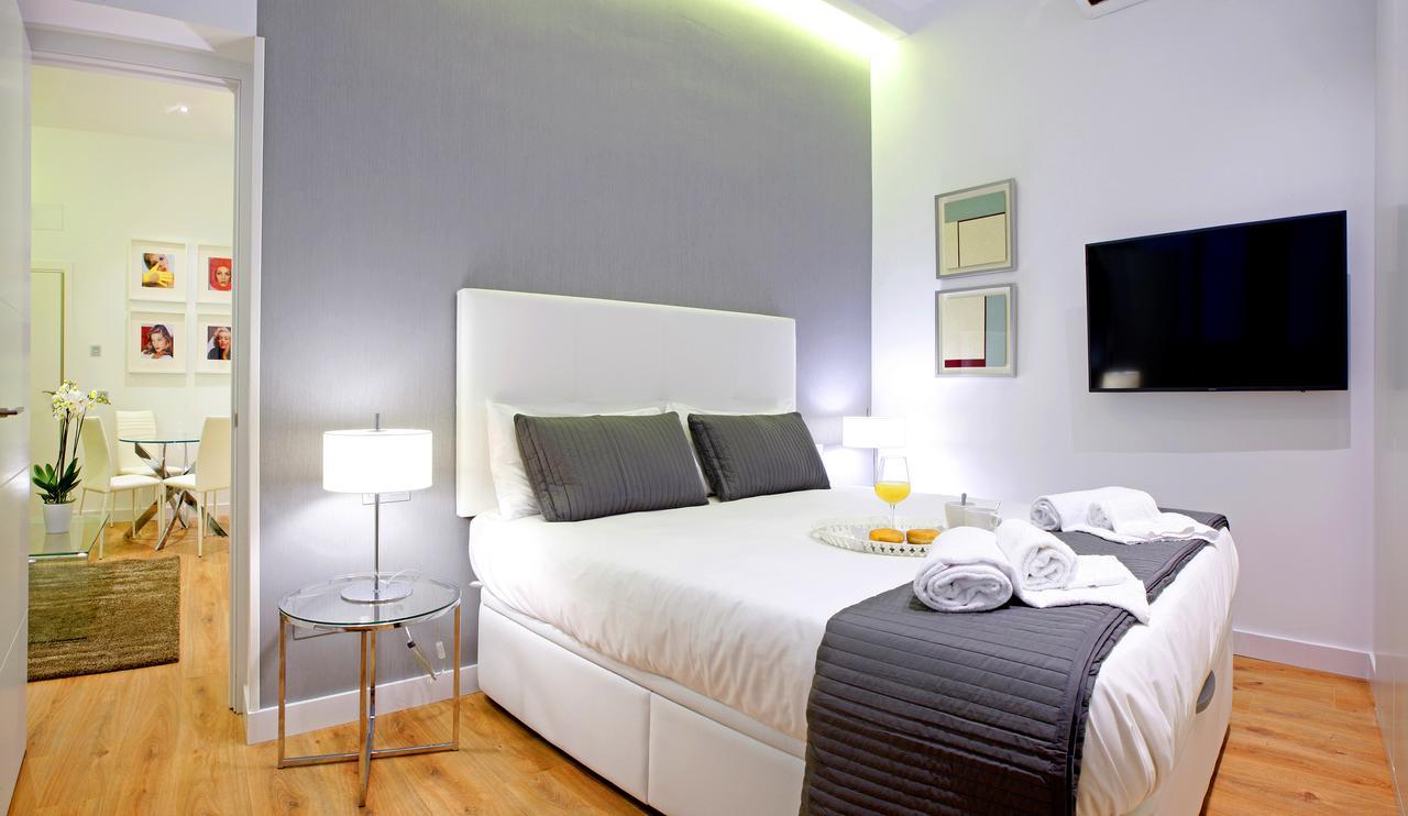 Prado Suite Madrid Exteriör bild
